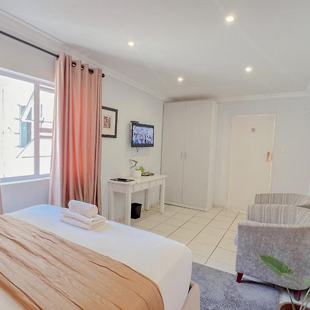 Amoris Guesthouse - In Brooklyn Pretoria-Noord Zewnętrze zdjęcie